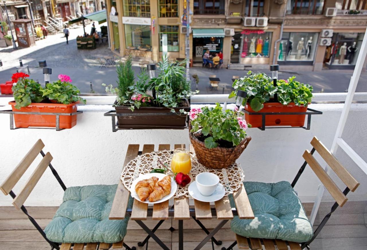 Traditional Romanian Apartments Bukarest Exterior foto