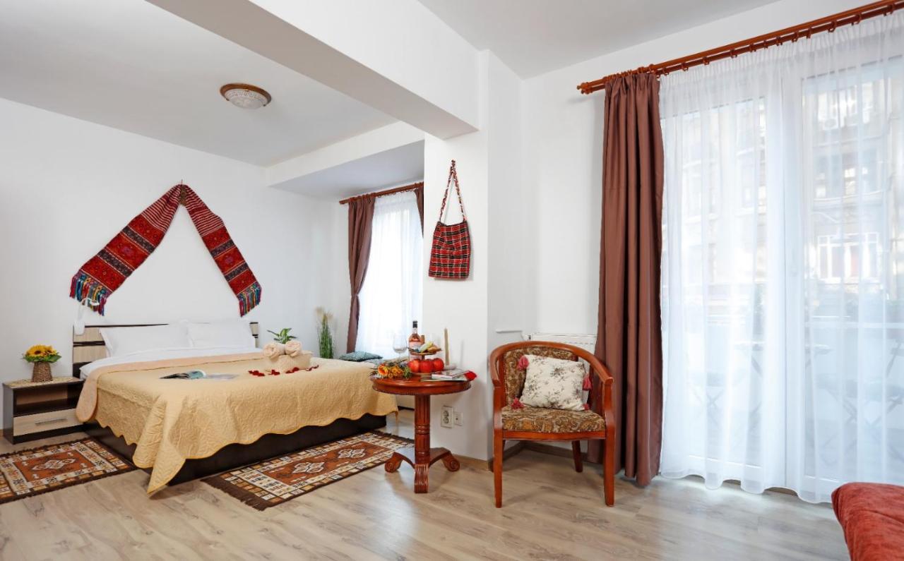 Traditional Romanian Apartments Bukarest Exterior foto